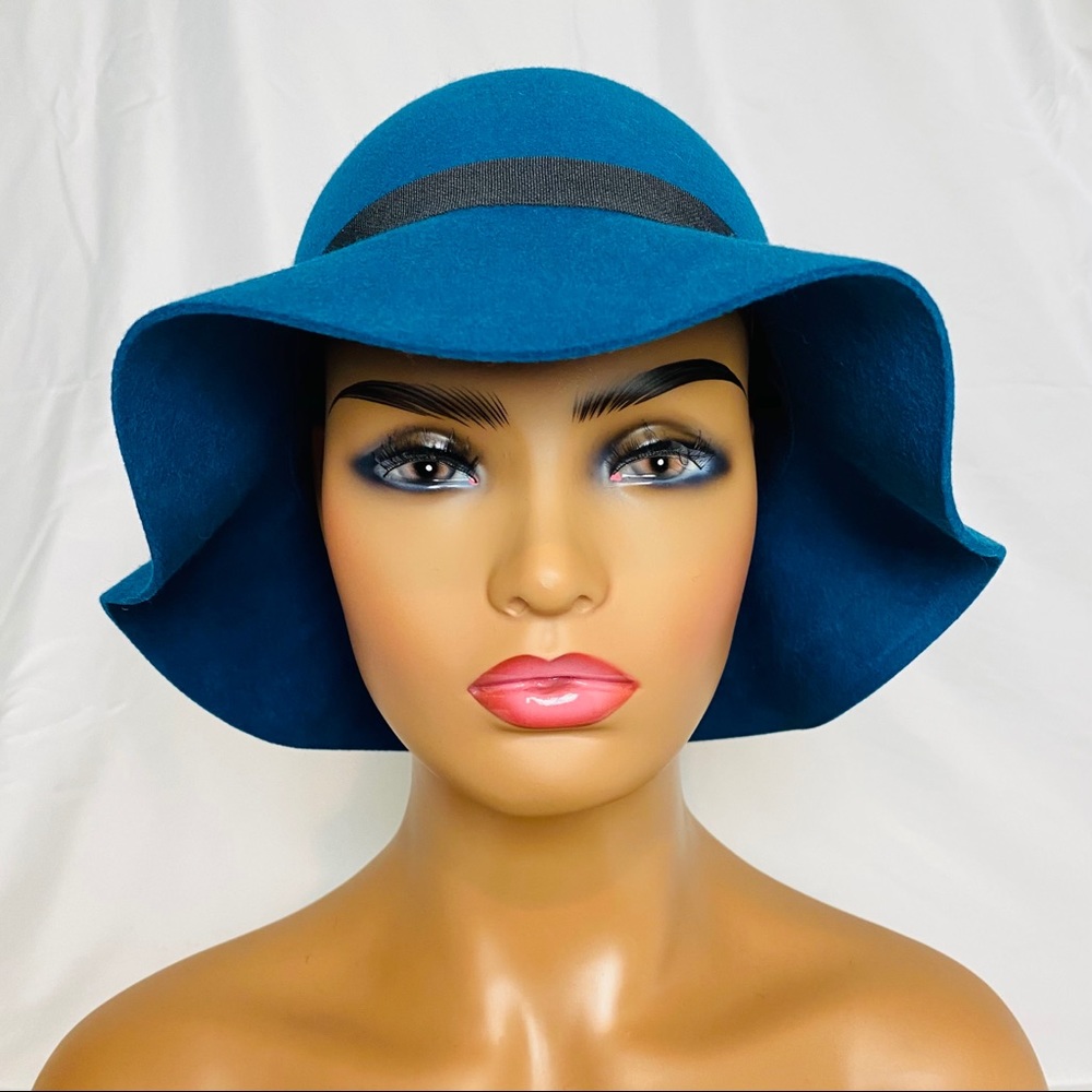 NWT Callanan Millinery Wool Felt Teal Cloche